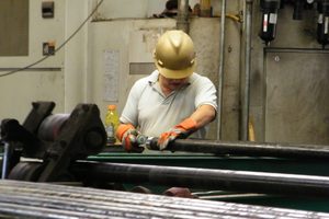 Threading line operator